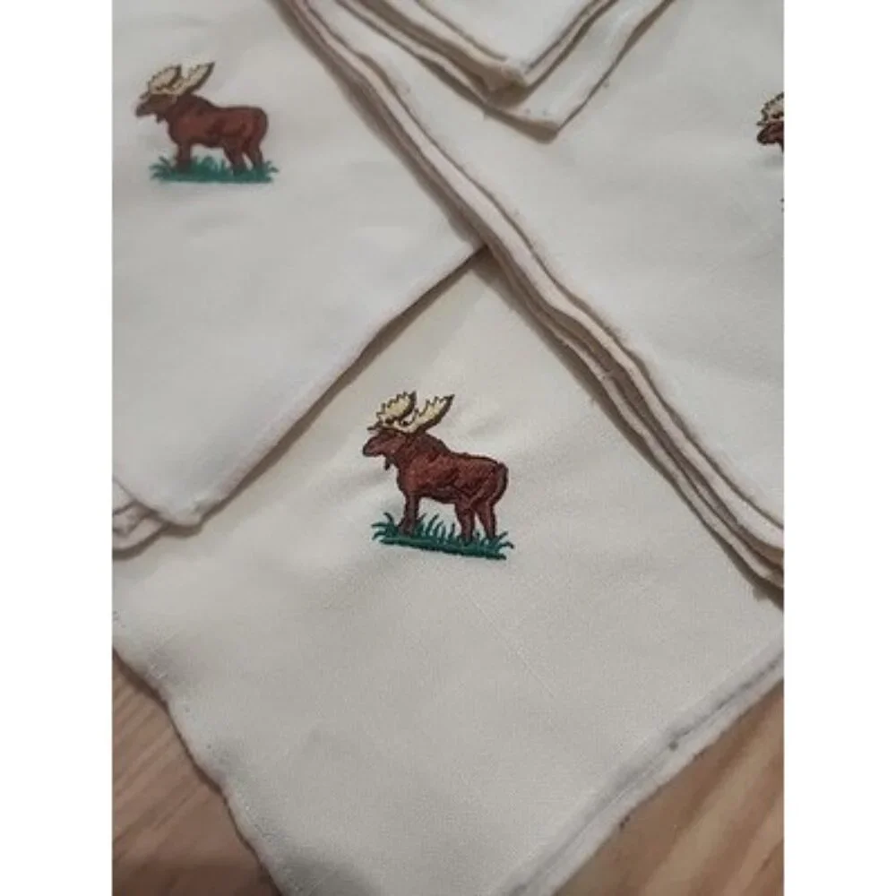 Set of 4 Vintage‎ Fabric Napkins with Embroidered Moose Cabin Lodge Cabin Decor